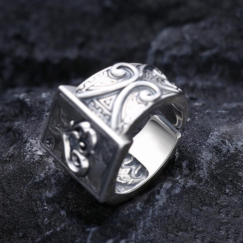 Anillo cartas gotico - ShoppBolivia