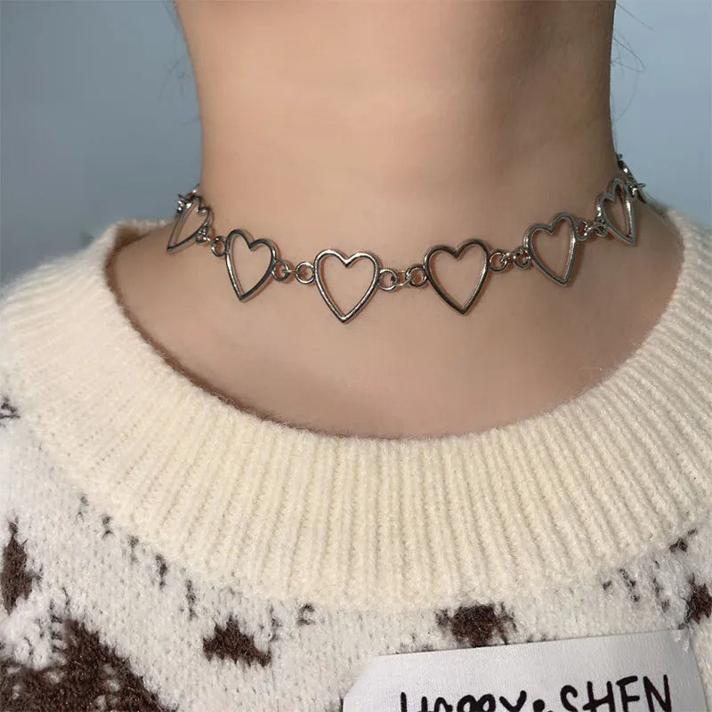 Collar Gargantilla coreana hueca con corazón de amor - ShoppBolivia
