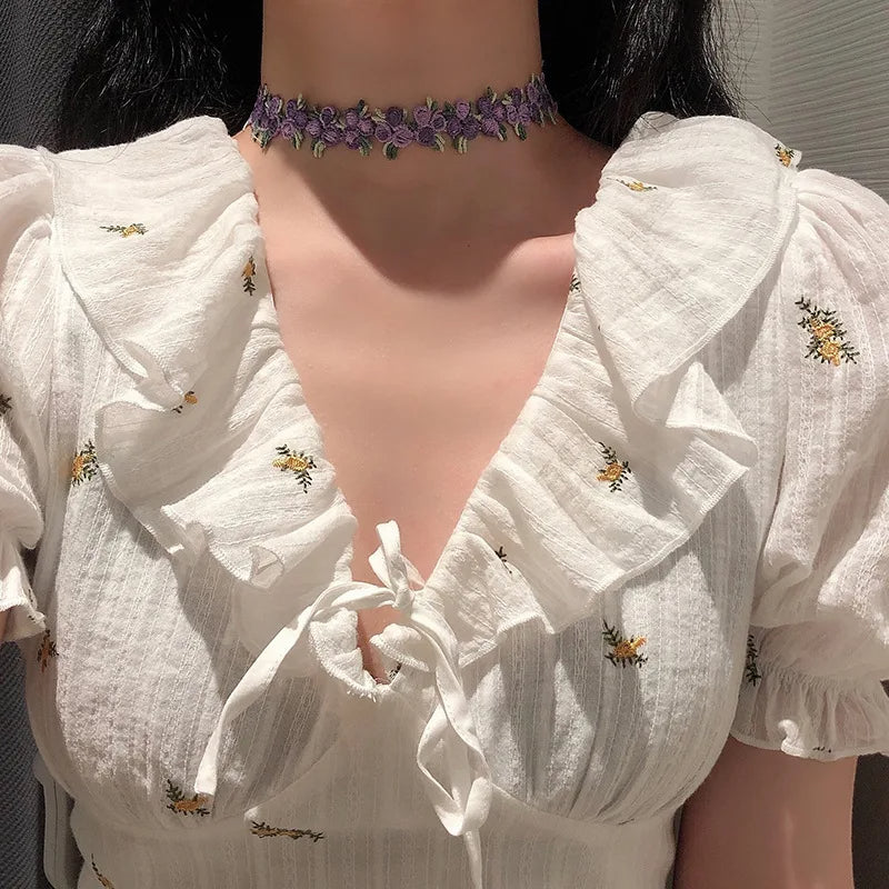Collar de encaje Flores - ShoppBolivia