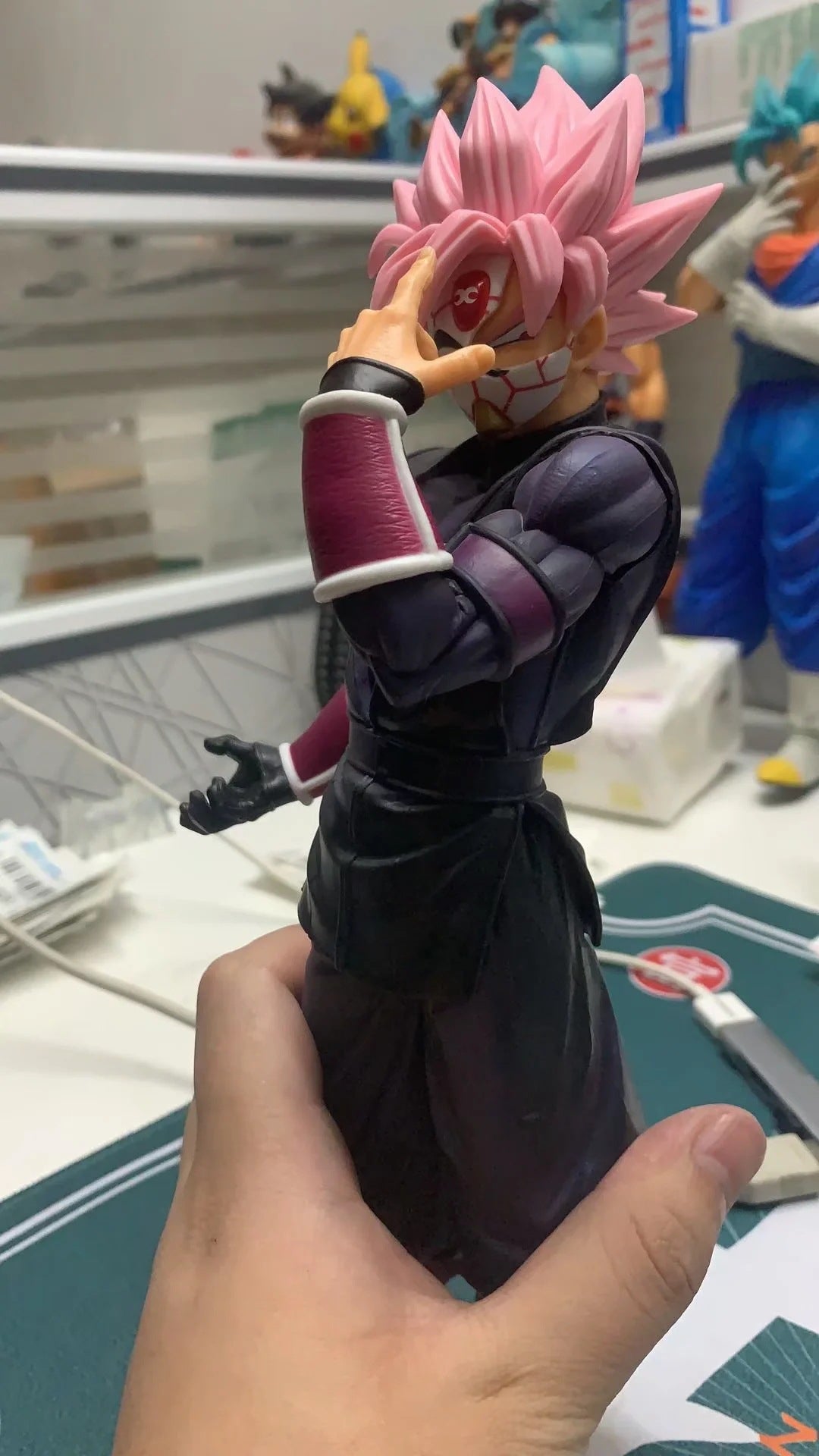 Figura Goku black rose dragón Ball z 26cm - ShoppBolivia